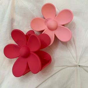 Pair of 2 Pink claw clips
